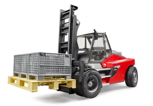 Linde HT160 Forklift with pallet and 3 pallet cages