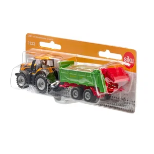 JCB Tractor w/ Strautmann Spreader